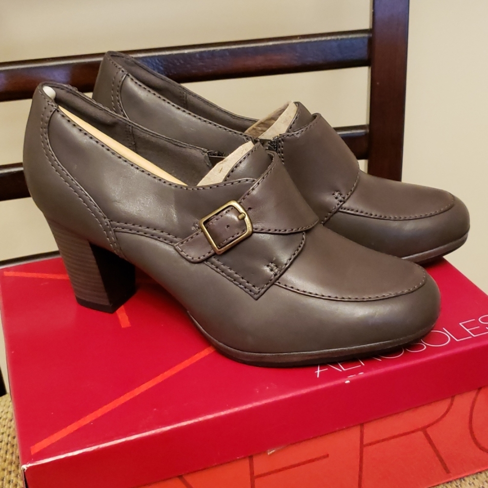 Clarks grey taupe heel 8 shoe leather new